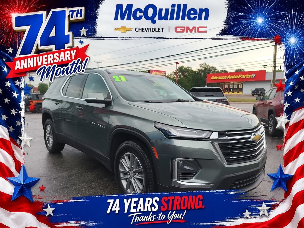 2023 Chevrolet Traverse LT Cloth in Silver Sage Metallic — front three-quarter view