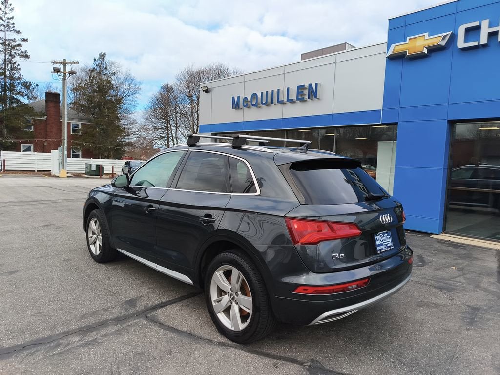 2019 Audi Q5 — interior view